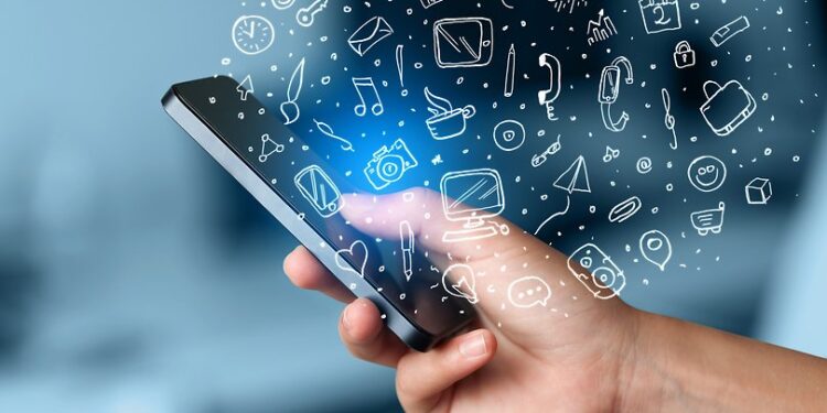 Free_Apps_shutterstock_248776741-w810h462