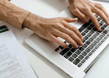 FedEx and Salesforce Partner to Deliver End-to-End E-commerce