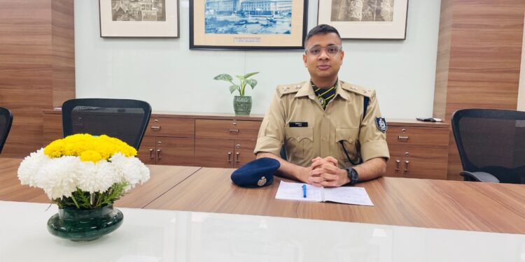 Consistency is my mantra for success, reveals IRS officer and Apeejay Pitampura alumnus varun singhal irs