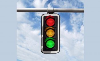Delhi Traffic Signals to soon indicate Speed Limits and Timer Displays