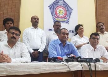 Mumbai cyber police arrest 14 people in loan racket scam