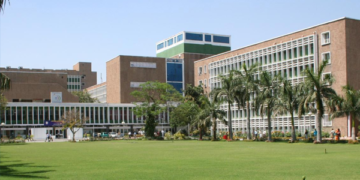 AIIMS to adopt IIT, IIM fee structures