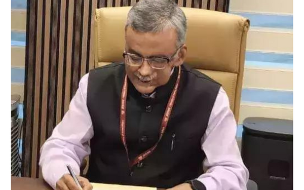 Dr Akhilesh Gupta assumes additional charge of Secretary SERB