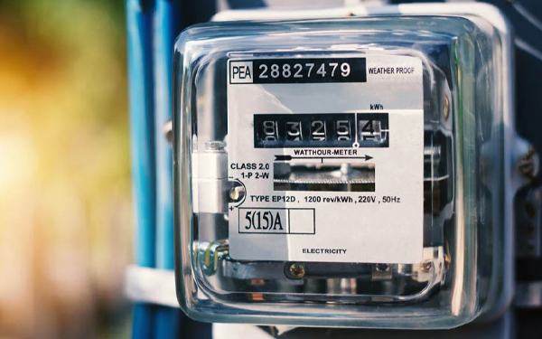 Power secretary asks manufacturers to make smart meters affordable