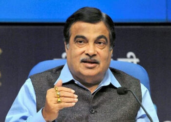 Gadkari aims to double India’s auto industry size to Rs 15 lakh cr by 2024 end