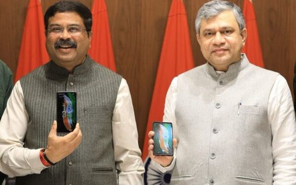 Education Minister, IT Minister test 'BharOS' developed by IIT Madras