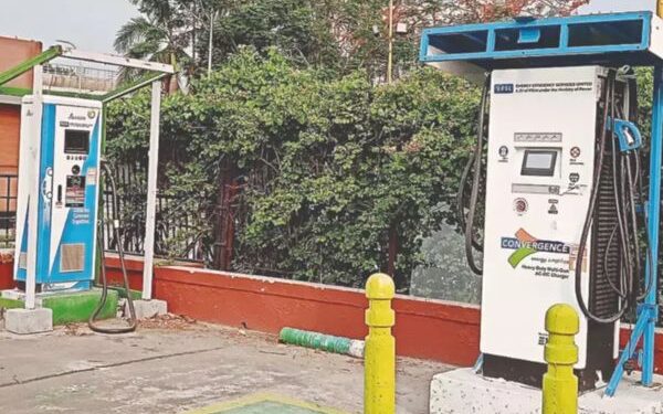 Kolkata Municipal Corporation to ink deal with Mumbai firm to set up 40 EV charging stations