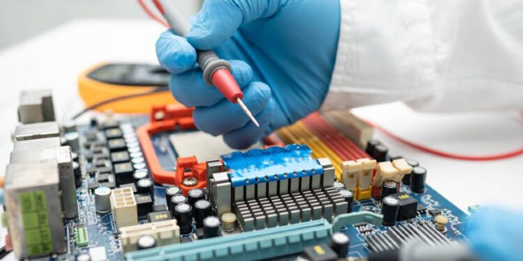 Domestic electronic manufacturing up Rs 8 trn, semicon import at Rs 1 trn
