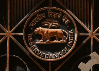 Muneesh Kapur takes charge as Executive Director, RBI