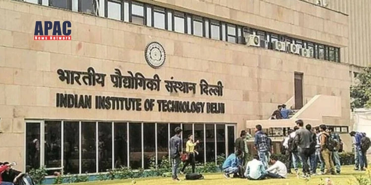 IIT Delhi Launches Program to Train Professionals in AR and VR