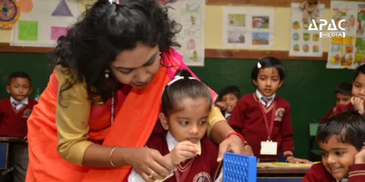 The GTA launches a mobile app, Notecam, to monitor primary school teacher attendance using location-tagged photos.