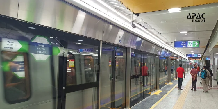 Kolkata Metro launches its first direct rail link to Netaji Subhash Chandra Bose International Airport with two new stretches on the Yellow and Orange Lines, marking a major transport milestone.