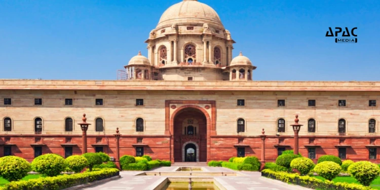 DoPT Announces Administrative Reshuffle; IAS Seema Jain, IAS Abhilaksh Likhi, IAS Amit Kumar Take Over New Roles