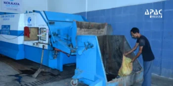 KMC's WhatsApp campaign against garbage hotspots receives 91 complaints on day one, with Boroughs 7 and 10 reporting the most issues.