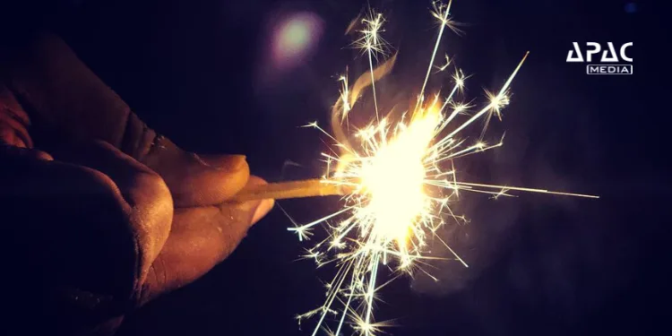 WBPCB and Kolkata Police enforce strict green cracker rules ahead of Diwali, allowing only certified low-noise fireworks between 8–10 pm on October 20.