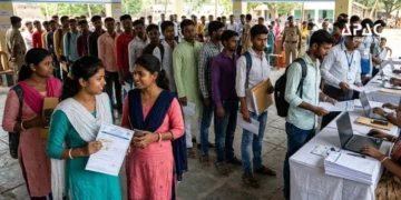 Kolkata records about 2.2 lakh applications for the Yuva Sathi scheme, with the government beginning to credit Rs 1,500 monthly assistance to eligible beneficiaries.