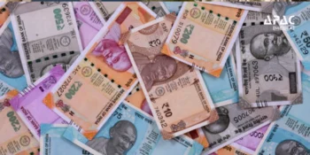 Indian Rupee Trades at Rs 92.5–93 vs USD Amid RBI Steps to Manage Volatility