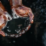 Oil Retreats as US–Iran Talks Ease Strait of Hormuz Supply Risks