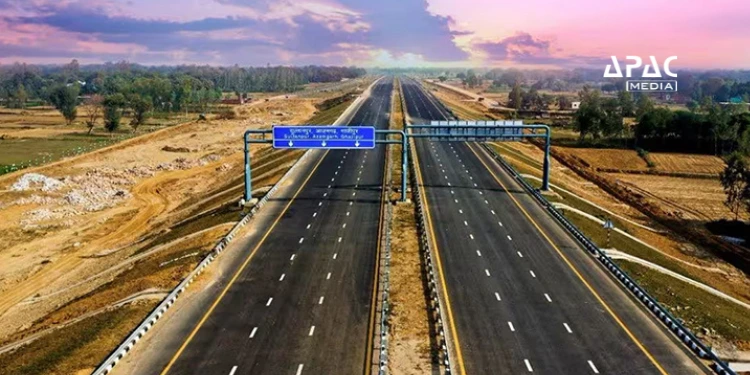 Nitin Gadkari Launches MLFF Barrier-Free Toll System on Gujarat’s NH-48