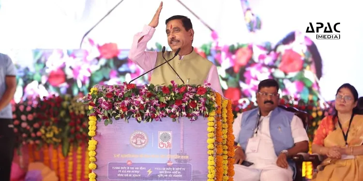 Union Renewable Energy Minister Launches 950 MW Solar Projects in MP